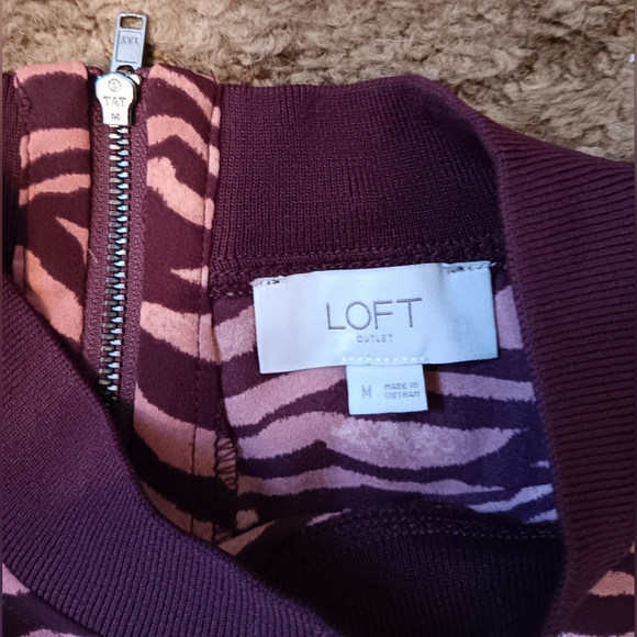 Womens zebra top blouse Loft outlet size m - Picture 2 of 3